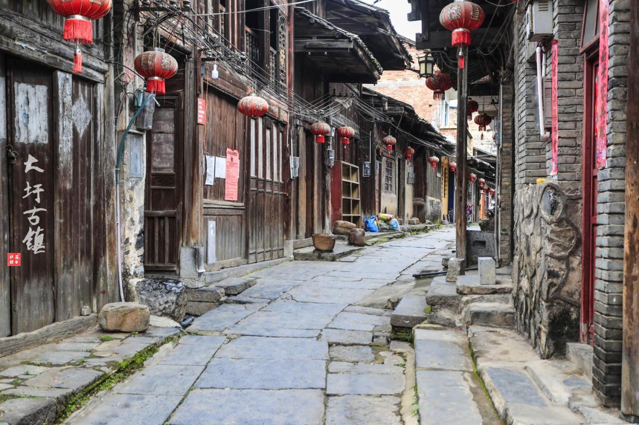 Wing Hotel Guilin - Central Square Exterior photo