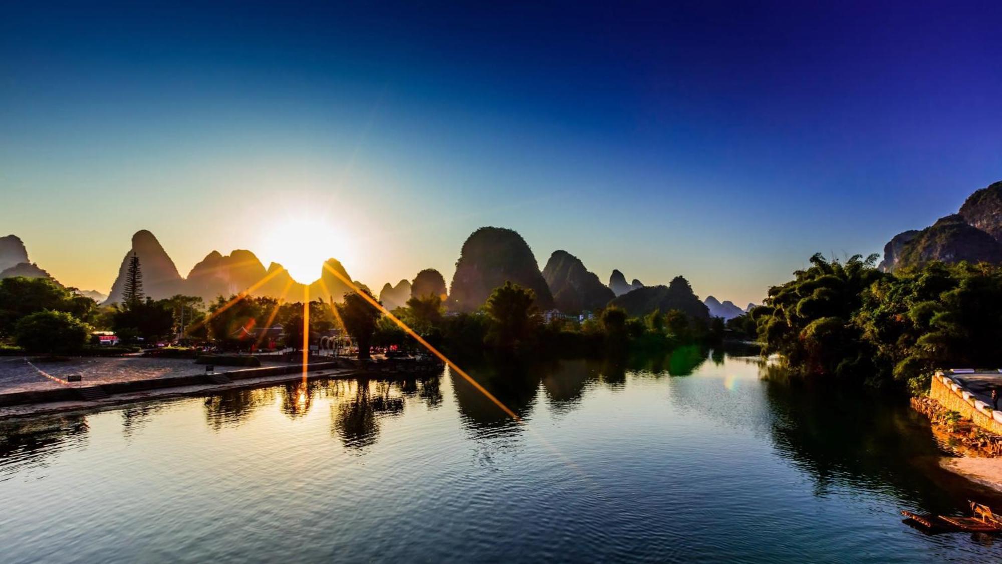 Wing Hotel Guilin - Central Square Exterior photo