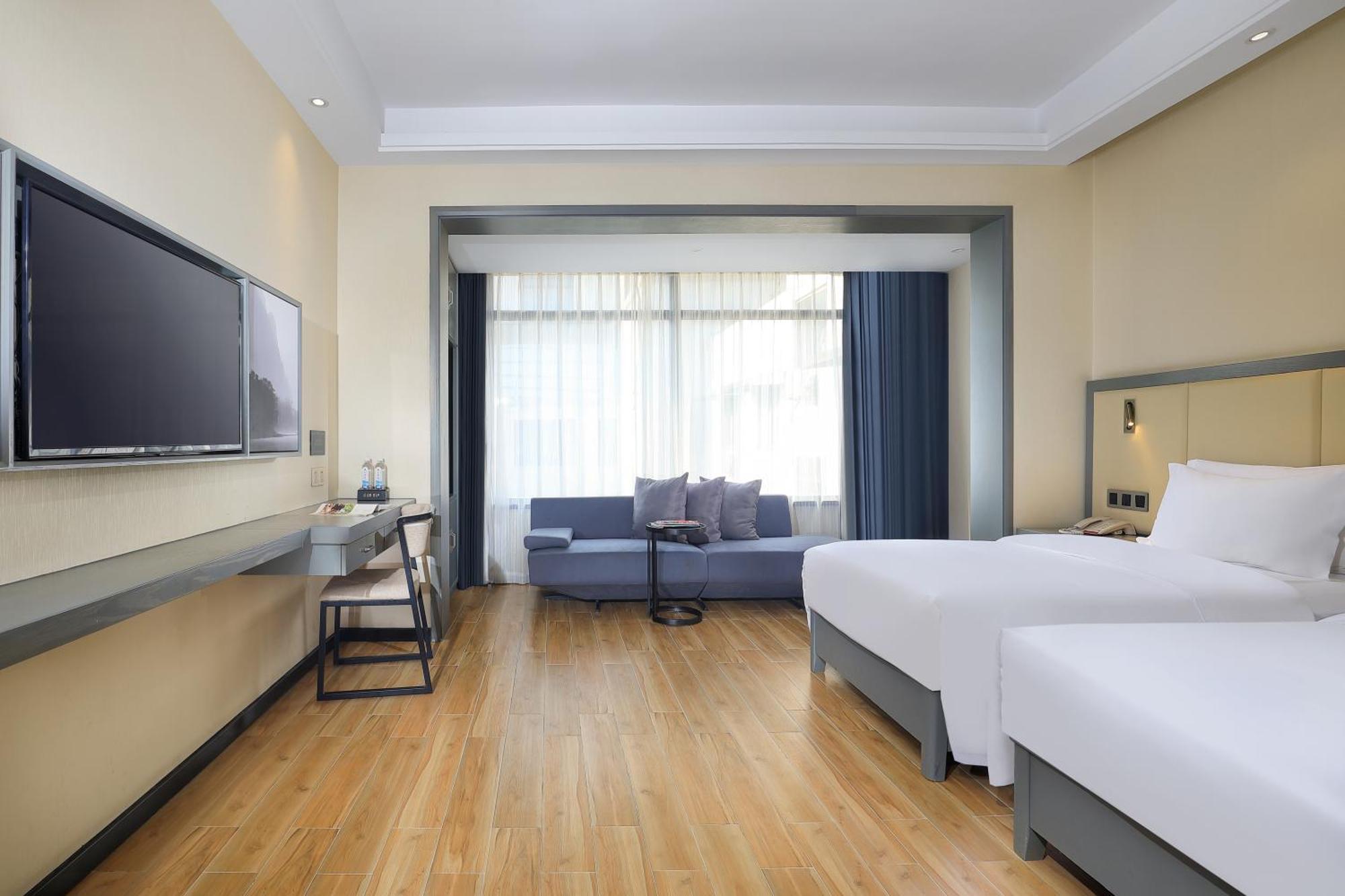Wing Hotel Guilin - Central Square Room photo