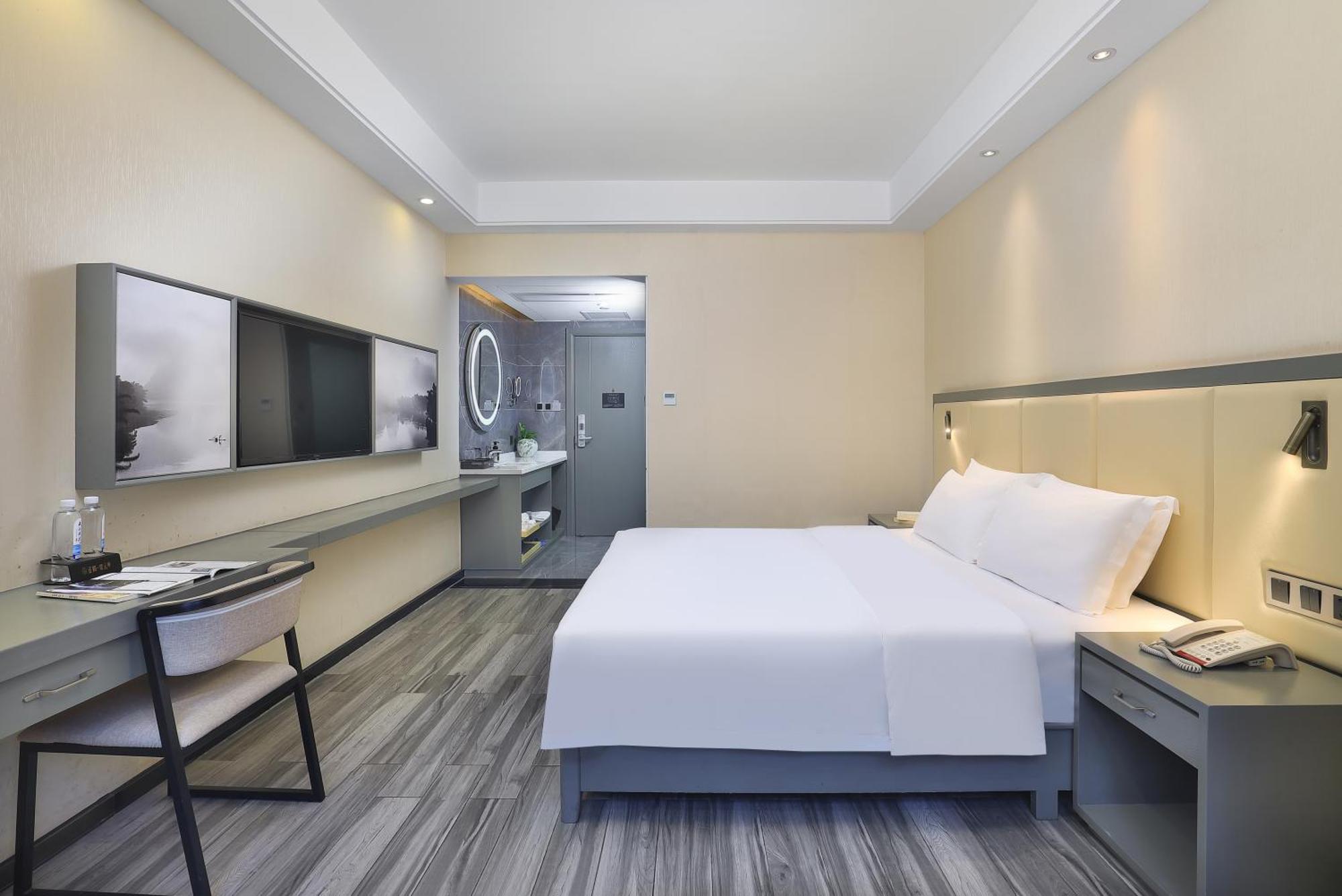 Wing Hotel Guilin - Central Square Room photo